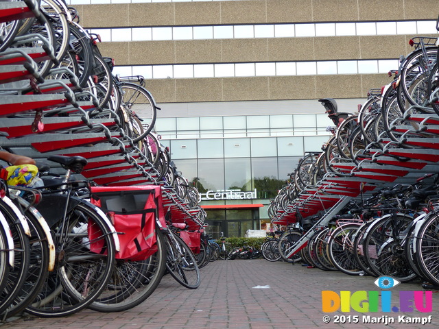 FZ020025 Multi story pushbike parking